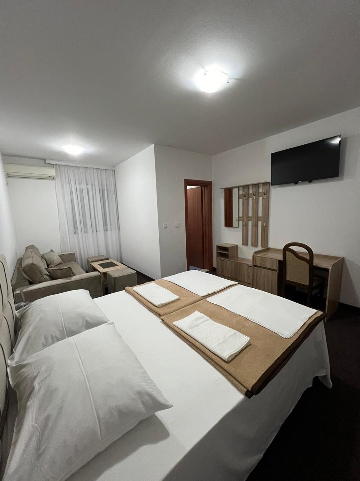 Motel Aura Мостар Екстер'єр фото